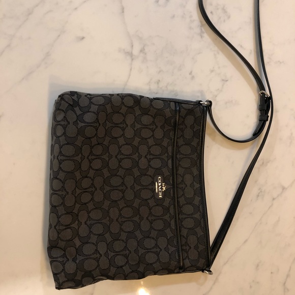 Coach crossbody purse - Picture 1 of 4